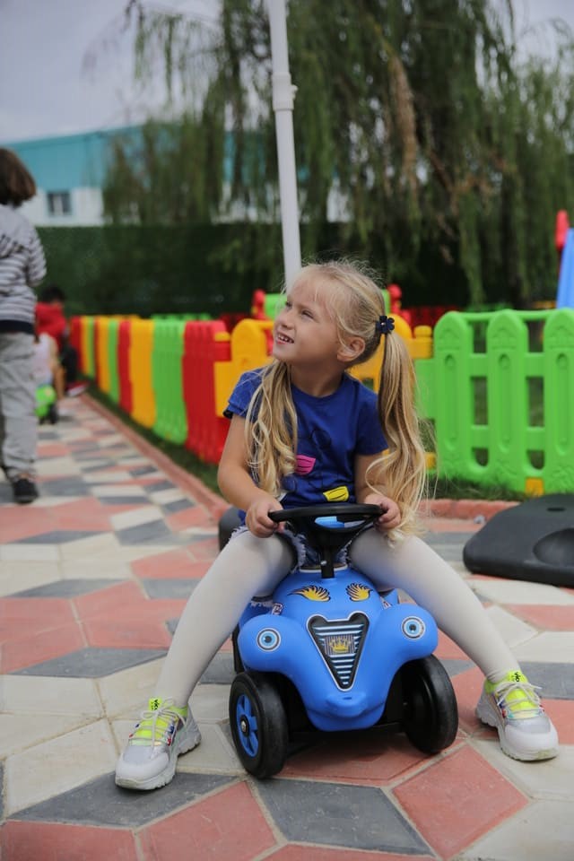 Jeździk dla dzieci King Car Czerwony, od 12 lat