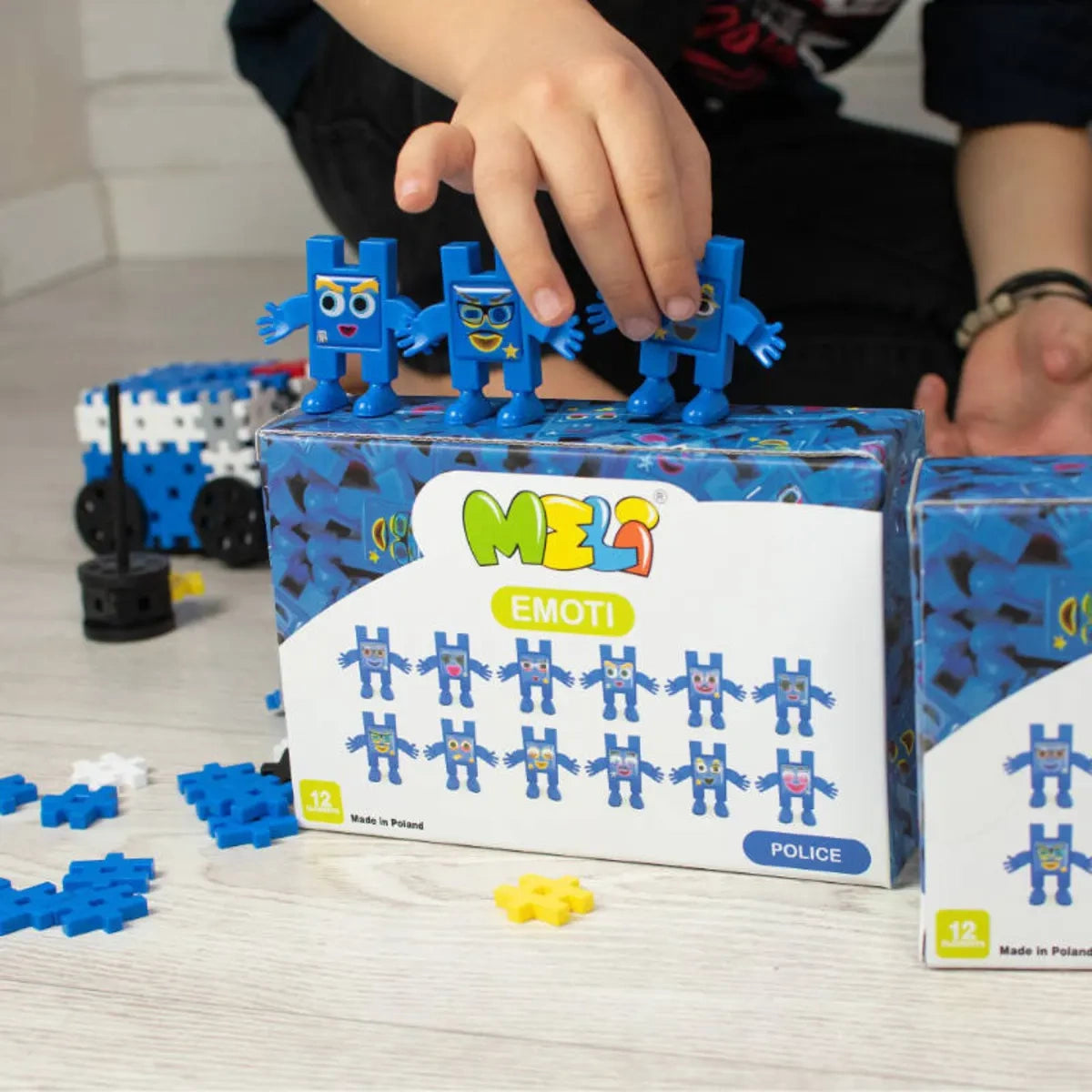 Klocki Emoti Policja 12 figurek Zestaw konstrukcyjny, od 3 lat