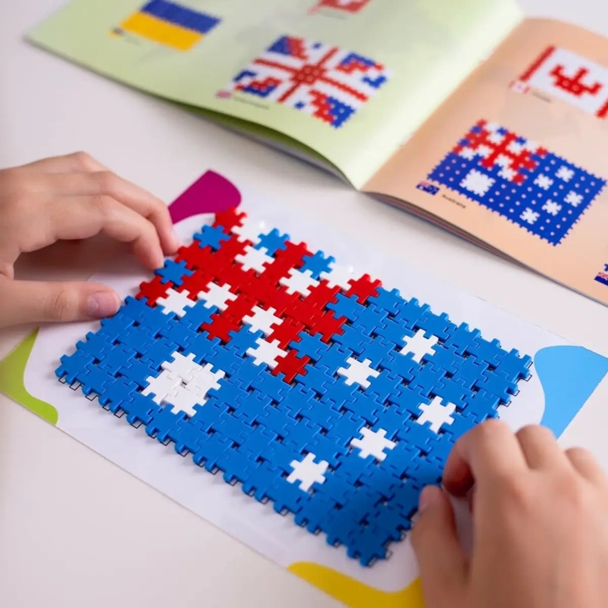 Klocki Minis Flags 3w1 700 el. Nauka flag, od 3 lat
