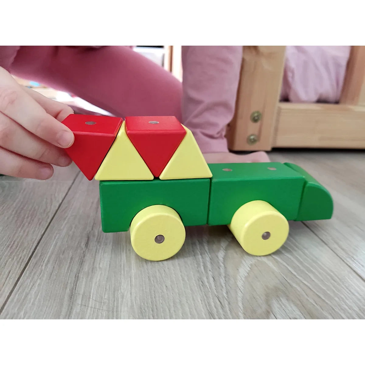 Klocki magnetyczne drewniane 120 el. z 456 magnesami, od 3 lat