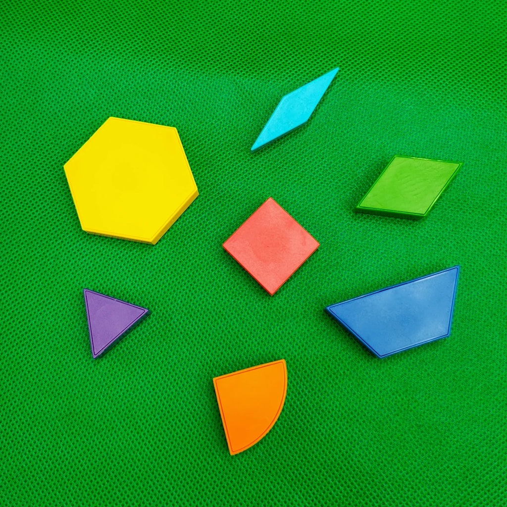 Magnetyczna mozaika Tangram z tablicą 128 el. + karty pracy, od 3 lat