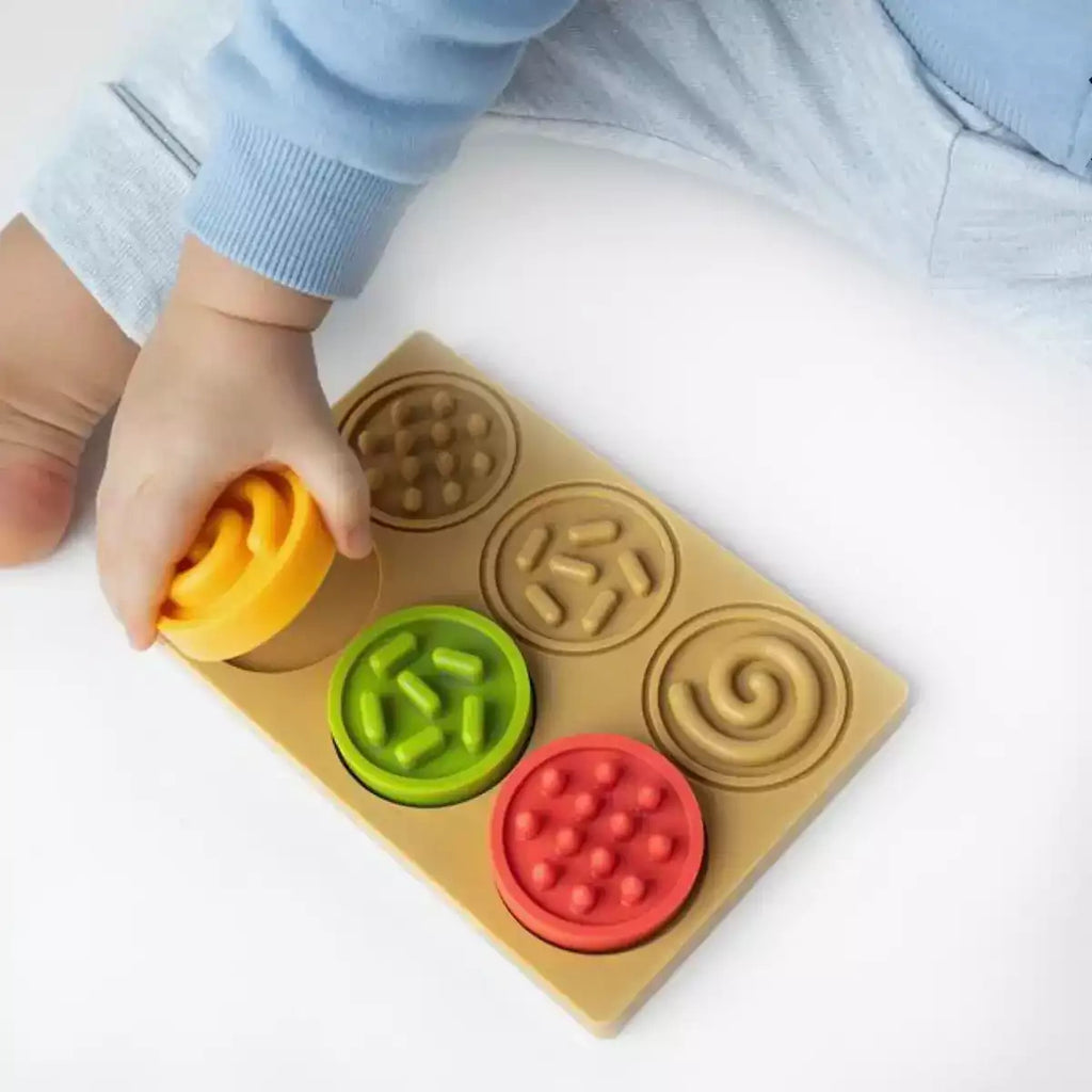 Puzzle sensoryczne kółeczka dla niemowląt, od 6 mies.