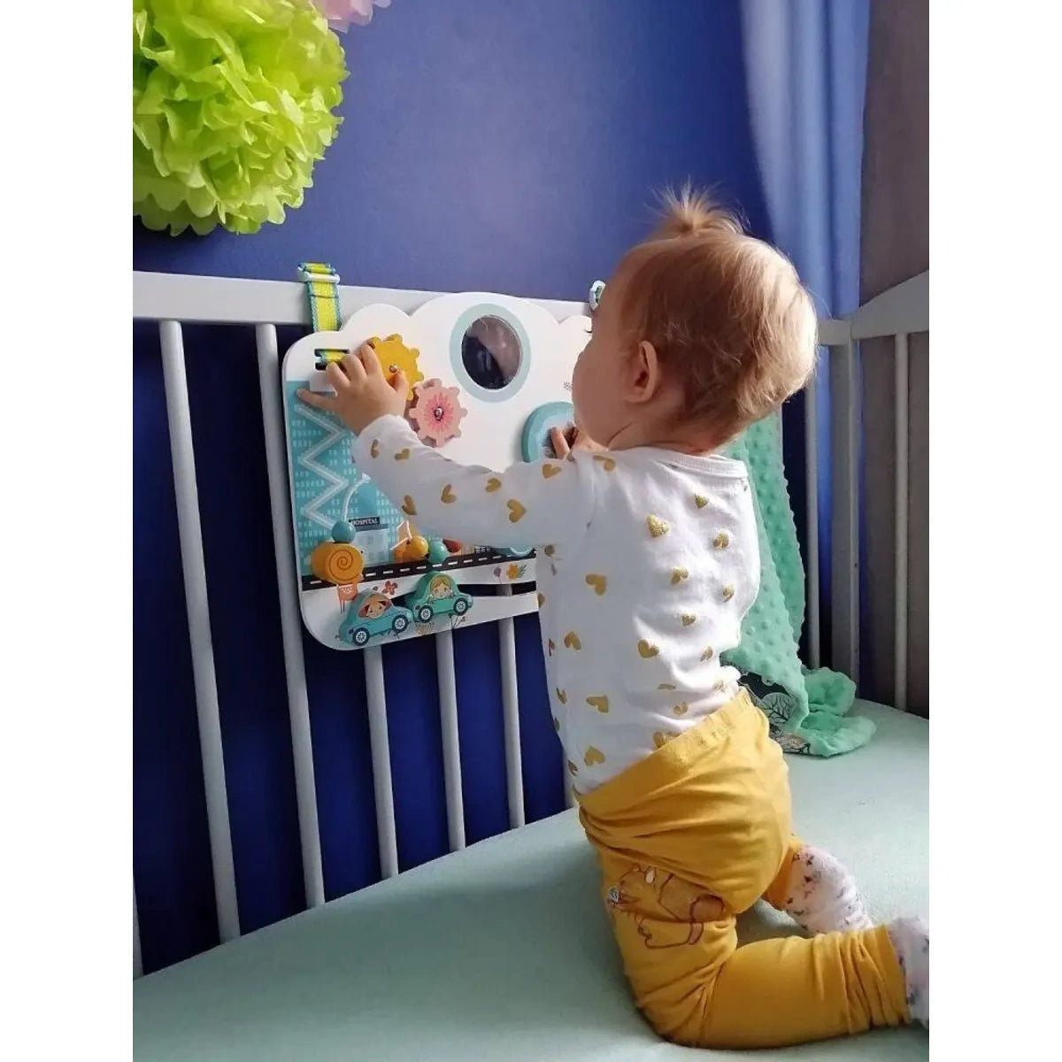 Tablica aktywności do powieszenia Dzieci świata, od 6 mies.